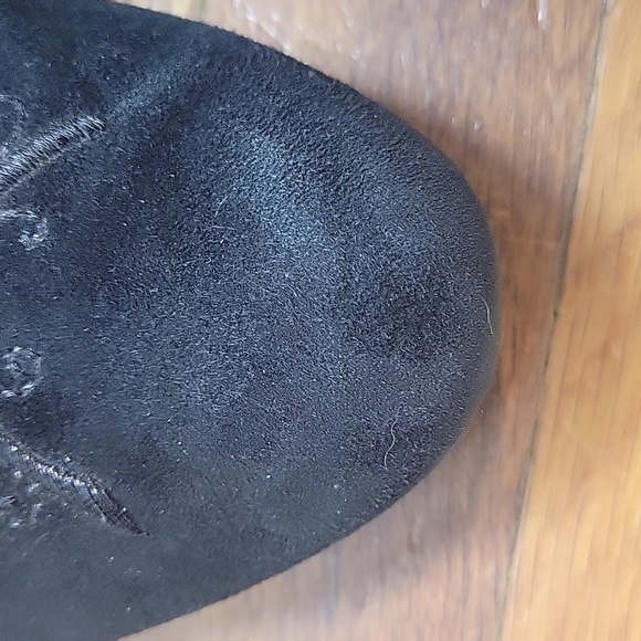 Vionic Women's Black Embroidered Slip-On Flats - Picture 6 of 12